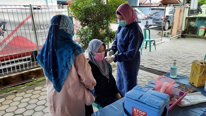 Setelah Vaksinasi, Kasus Tenaga Kesehatan Terpapar Covid-19 di Kalsel Menurun