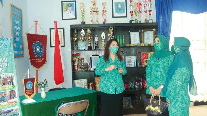 Isteri Pjs Wali Kota Banjarbaru, Vonny Bernhard Rondonuwu Silaturahmi ke Pengurus TP PKK Banjarbaru