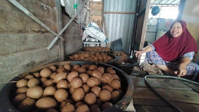 UMKM Kalsel: Pakai Garam Kasar, Ini Resep Rahasia Telur Asin dari Desa Mamar Amuntai Selatan HSU