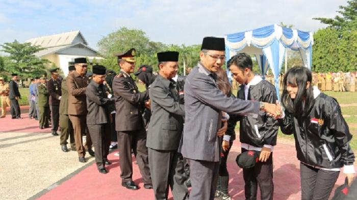 Wabup Lepas Rombongan Pelajar Tabalong untuk Kuliah di Tiongkok