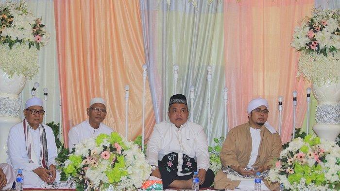 Bersama Ribuan Warga Wali Kota Banjarbaru Hadiri Haul Syarifah Badrun Di Cempaka