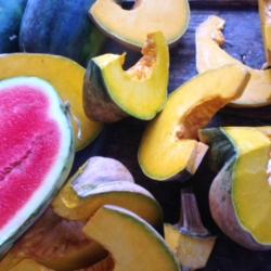 Warnanya Kuning, Konsumen Tetap Menyebutnya ‘Waluh Merah’