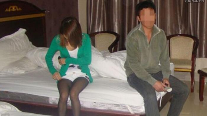 Suami Tak Tahu Diri, Lacurkan Istri Selama 4 Tahun di Rumah, Depan Anak-anaknya