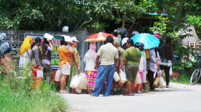 Warga Palangkaraya Tak Sabar Tunggu Pembagian Tabung Gas