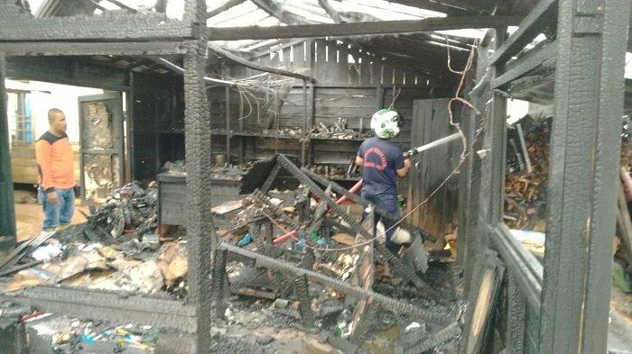 Warung di Angsau Pelaihari Ludes Dilalap Si Jago Merah, Asal Api Diduga Dari Sini
