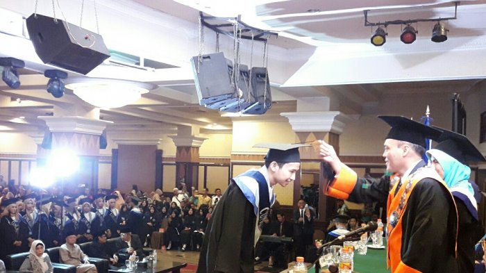 Wow! 63 Wisudawan Unmuh Banjarmasin Raih Predikat Cum Laude