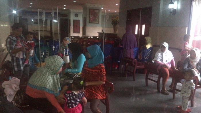 Yuliani Bawa Dua Anaknya untuk Dioperasi Gratis Bibir Sumbing