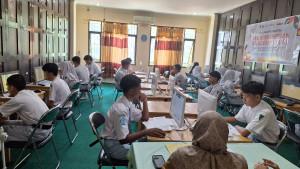 224-siswa-kelas-XII-SMAN-1-Rantau-Kabupaten-Tapin-mengikut-TKA.jpg