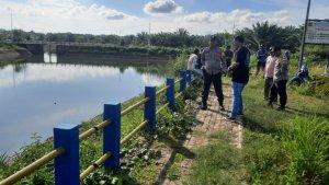 ANGGOTA-Polsek-Pelaihari-langsung-turun-ke-lokasi-embung.jpg