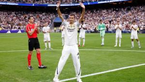 Abderrahim-Ouhida-memimpin-kick-off-seremonial-pertandingan-Real-Madrid-vs-Espanyol-Liga-Spanyol.jpg