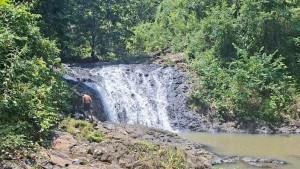 Air-Terjun-Hangui-di-Desa-Hangui-Kecamatan-Bungur2.jpg