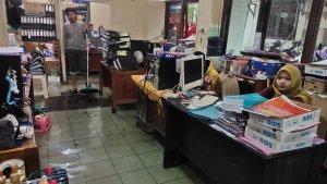 Air-menggenang-di-Ruang-Bagian-Kesra-dan-Kemasyarakatan-Sekdako-Banjarmasin.jpg