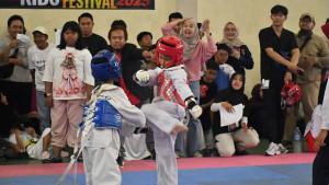 Aksi-atlet-bocil-di-Taekwondo-Kids-yang-diselenggarakan-oleh-Icon-Academy-Taekwondo-Club.jpg