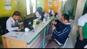 Aktivitas-di-Ruang-Pelayanan-Terpadu-Kemenag-HSS.jpg