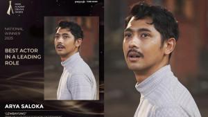 Aktor-Arya-Saloka-raih-penghargaan.jpg