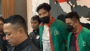 Ammar-Zoni-ketika-dihadirkan-dalam-rilis-kasus-narkoba-untuk-ketiga-kalinya.jpg