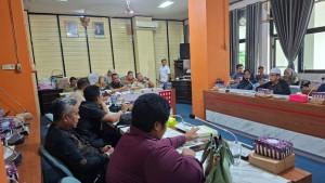 Anggota-DPRD-Kotabaru-Agus-Subejo-memimpin-RDP.jpg