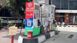 Antrean-kembali-kosong-untuk-bahan-bakar-jenis-Pertamax-yang-begitu-cepat-habis-di-buru-masrakat.jpg