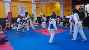 Antusias-peserta-didik-pada-simulasi-pertandingan-di-Tahta-Taekwondo-Academy.jpg