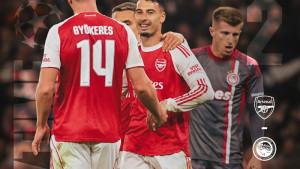 banjarmasin/Arsenal-saat-merayakan-kemenangan-melawan-Olympiakos-di-Liga-Champins.jpg
