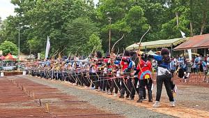 Atlet-panahan-tuan-rumah-Tala-dan-daerah-lain-berlaga-di-area-panahan-di-RTH-Kijang-Mas-Permai.jpg