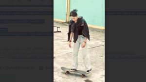Atlet-skateboard-Banjarbaru-Cindy-saat-latihan-di-skatepark-PLN-Banjarbaru.jpg