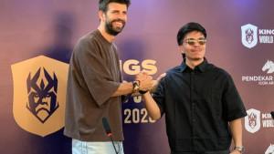 Atta-Halilintar-menyambut-Gerard-Pique-di-Jakarta.jpg