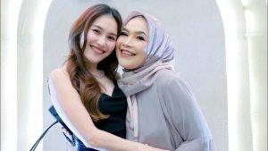 Ayu-Ting-Ting-ulang-tahun-dirayakan-orangtua-dan-kerabat.jpg