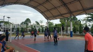 BERTANDING-Turnamen-Bola-Voli-Kapolres-HSTdd.jpg