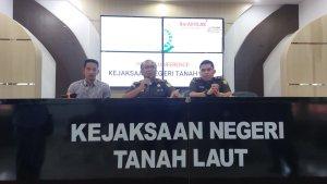 BPOST-GROUPROY-KAJARITala-Teguh-Imanto-tengah-saat-jumpa-pers-penetapanMREdan-TW.jpg