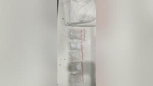Barang-bukti-lima-paket-sabu-dari-pelaku-RH.jpg