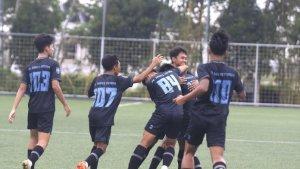 Barito-Putera-U-16-hitam-menang-dengan-skor-4-1-saat-menghadapi-PSBS-Biak-biru.jpg