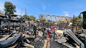 Beginilah-kondisi-rumah-warga-Desa-Pandahan-di-RT-5-yang-ludes-terbakar-1.jpg