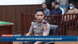 Bharada-Richard-Eliezer-Bharada-E-saat-menjalani-sidang-KKEPRabu-2222023.jpg