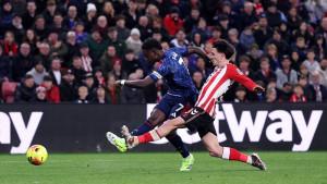 Bukayo-Saka-menunjukan-aksinya-saat-mengahadapi-Sunderland-di-Liga-Inggris.jpg