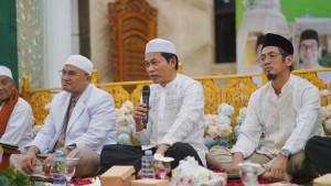 Bupati-Balangan-Abdul-Hadi-memberikan-sambutan-pada-acara-maulid-Nabi-Muhammad-SAW.jpg