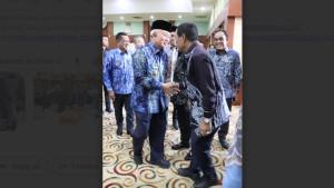 Bupati-HSS-Syafrudin-Noor-bersama-Gubernur-Kalsel-Muhidin.jpg