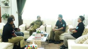 Bupati-HSS-Syafrudin-Noor-menerima-kunjungan-KONI-HSS.jpg