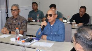 Bupati-Kotabaru-Muhammad-Rusli-saat-menghadiri-pertemuan-dengan-Briton-English-Education.jpg