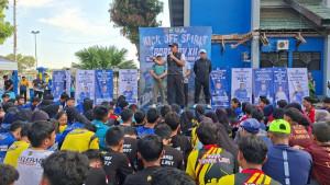 Bupati-Tala-H-Rahmat-Trianto-didampingi-Wabup-dan-Forkopimda-membakar-motivas-atlet-porprov-Tala.jpg