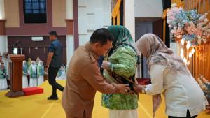 Bupati-Tapin-kukuhkan-bunda-literasi.jpg