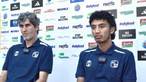 Coach-Teco-dan-Bayu-Pradana-jelang-berlaga-besok-melawan-PSIS-Semarang.jpg