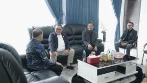 DISKUSI-Diskusi-rombongan-GM-PLN-UID-Kalselten122.jpg