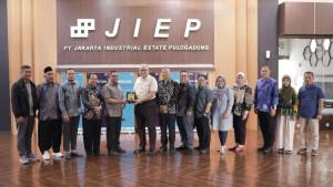 DPRD-Kalsel-melakukan-studi-komparasi-ke-PT-Jakarta-Industrial-Estate-Pologadung-JIEP.jpg