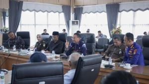 DPRD-Kalsel-rapat-dengar-pendapat-bersama-perwakilan-nelayan.jpg