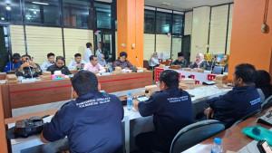 DPRD-Kotabaru-saat-gelar-RDP-dengan-Gebraks-5.jpg
