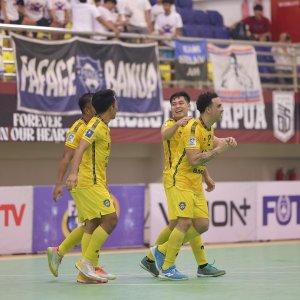 Diego-cetak-gol-ke-gawang-Blacksteel.jpg