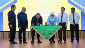 Dirut-PTAM-Intan-Banjar-Syaiful-Anwar-teken-kerjasama.jpg