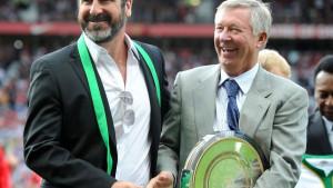 Dua-legenda-Manchester-United-Alex-Ferguson-dan-Eric-Cantona-berfoto-bersama.jpg
