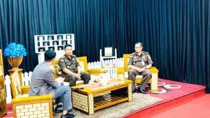 Dua-pejabat-kejati-kalsel-sebagai-narasumber-dalam-Program-Jaksa-Menyapa.jpg